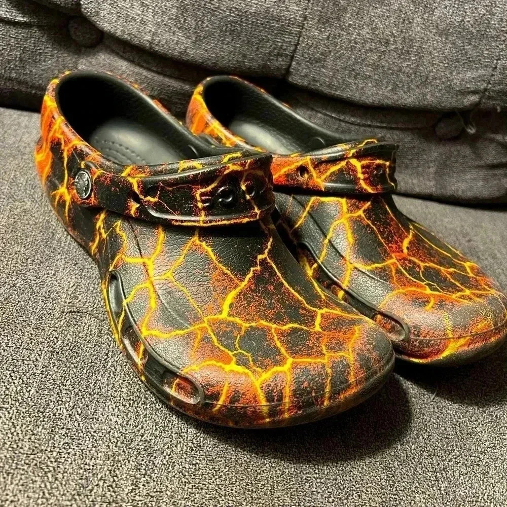 crocs lava style size women’s 6, men’s 4